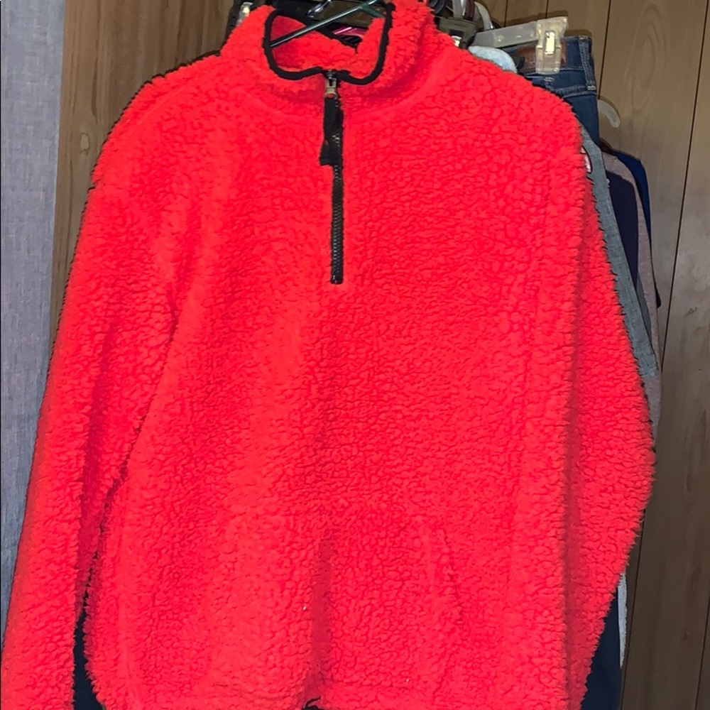 Fuzzy zip up ❤️
